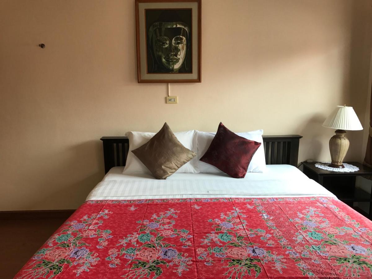 Hotel Baan Klang Vieng Chiang Mai Exterior foto